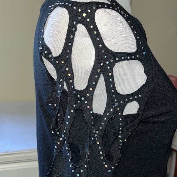 Black 3/4 length sleeve shirt with cut outs at the shoulders with crystals - Picture 5 of 10